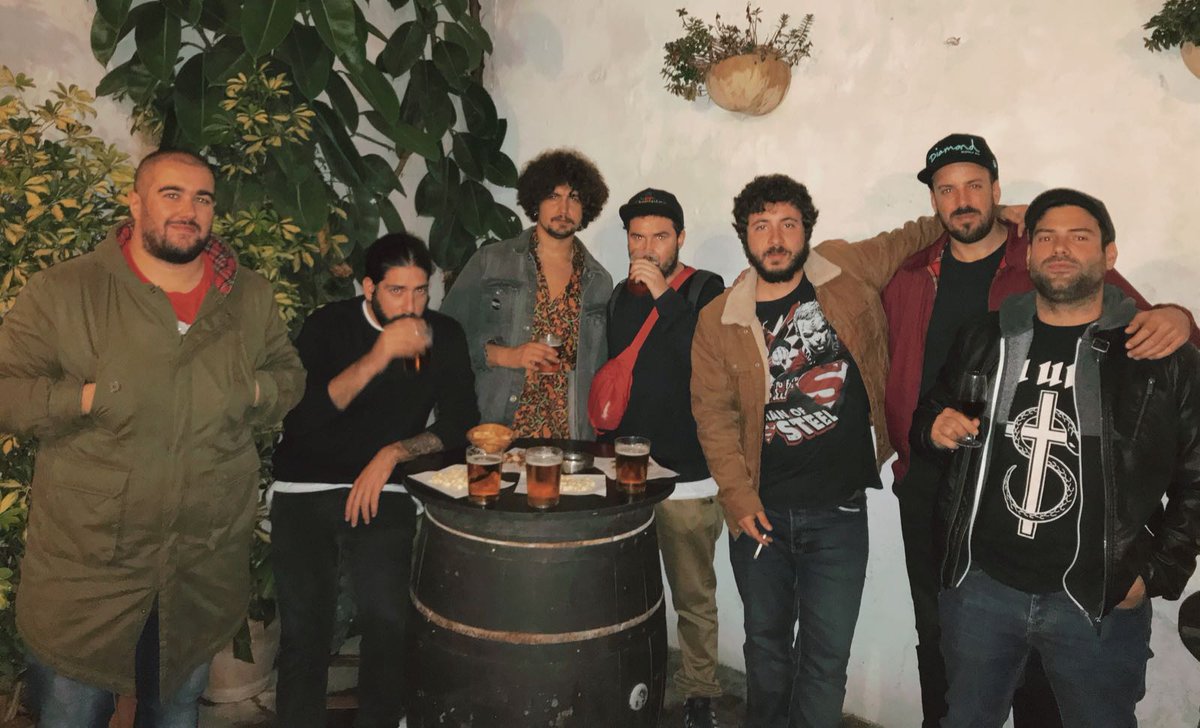 COOPERMENDI's tweet photo. A partir de las 12 y medía se abren las puertas de Comedia donde esta noche pasaran cosas maravillosas
Pasarse con la cara que tenéis. https://t.co/HUC8MTOAnV