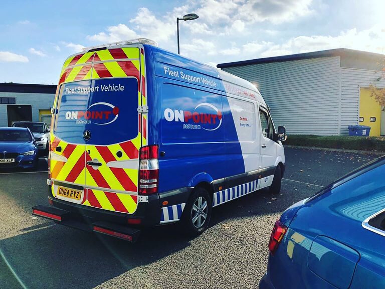 Fleet support vehicle on the road for our fleet and others across the UK #onpointlogistics #fleetsupport #recovery #duosigns