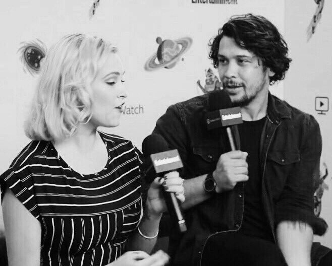 dailydoseofBobM's tweet photo. Bob Morley and Eliza Taylor at #SDDC2018 https://t.co/jjNEt7DXob
