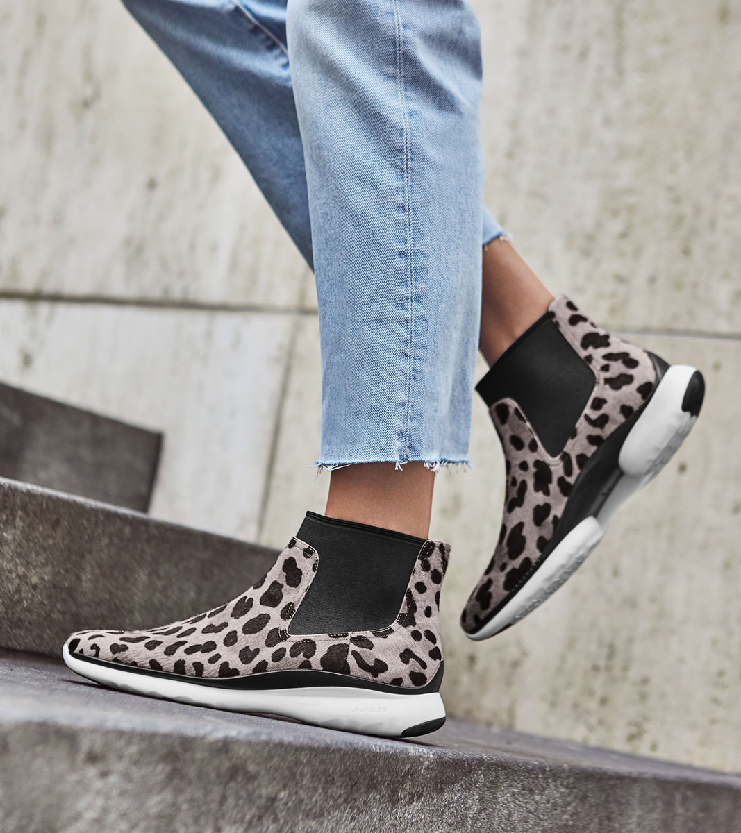 colehaanmx's tweet photo. Las 3.Zerogrand Chelsea Boots son las botas más cómodas que necesitas para hacer ligeros tus días. Cómpra en línea en https://t.co/9GqbjHcBVO o encuéntralas en Oasis Coyoacan, Plaza Satélite, Paseo Interlomas o Virgilio 40 en Polanco. 
#ColeHaanMX #3Zerogrand #ChelseaBoots https://t.co/5sAt7wV3Ff