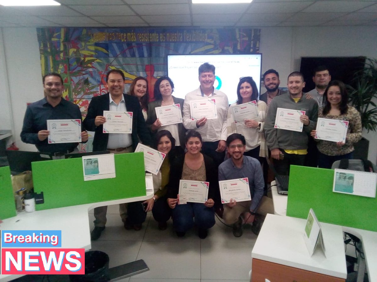 Turck_182's tweet photo. Feliz de Graduar a la Primera Generación de #InnovadoresEnAcción de @Rayen_Salud pitcheando a gran parte de la organización sus #Prototipos y su  #Validación.
#CelulasDeInnovación
#CulturaDeInnovacionCorporativa
#RayenLab. https://t.co/NqXf7jPZ3N