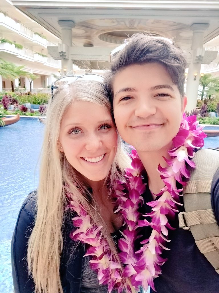 Preston🔥☕️ On Twitter Not Sure Whos The Wife In This Photo But Were In Hawaii So Its Kewl