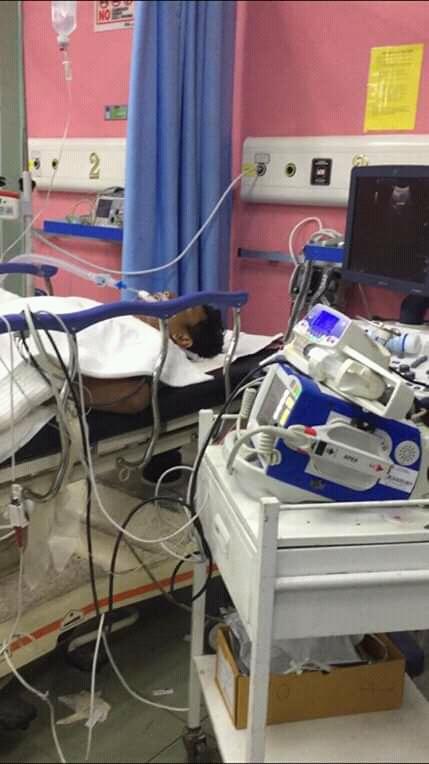 WWaheeda98's tweet photo. ..semoga ad keajaiban dari Allah buat mu my cousin..
😪😪😪
#GetWellSoonBro😪😪😪
#Pray4Haikal😪😪😪 https://t.co/ydAwrTIZyl