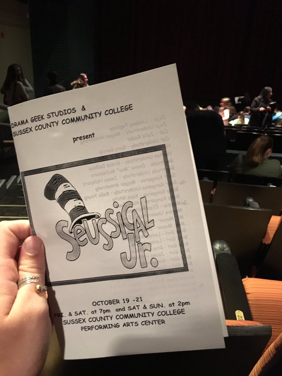 MsKirschner's tweet image. Chargers take the stage again! Break a leg to my awesome FMB and LPS kiddos performing in @dramageekstudio “Seussical Jr.” 

@LPSchargers @FMBschool