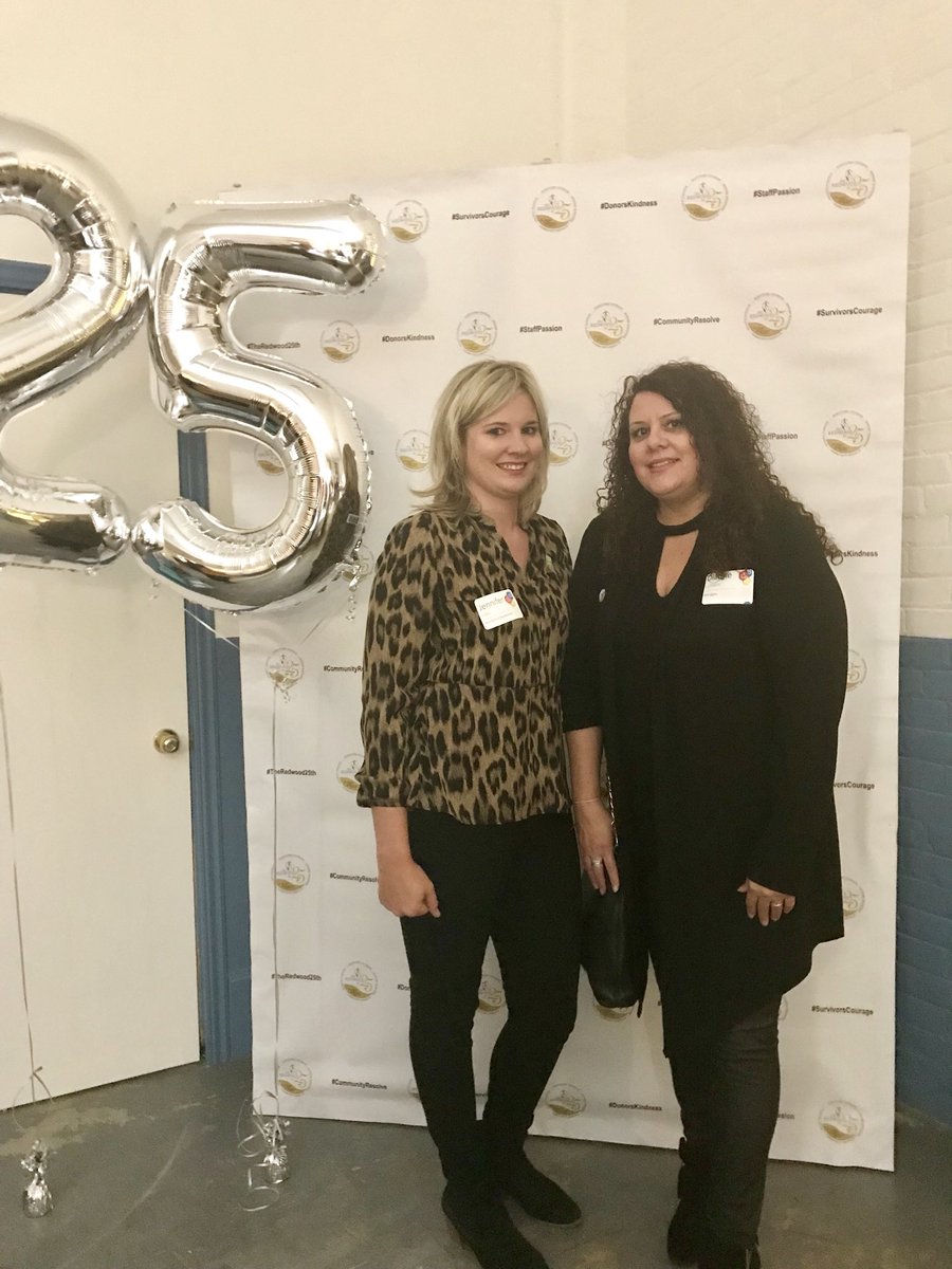 jenhiltz23's tweet photo. Fundraiser and 25th anniversary celebration for the Redwood Shelter for Women and Children! #beinggtdn #beingvye https://t.co/CF4U0uIaWz