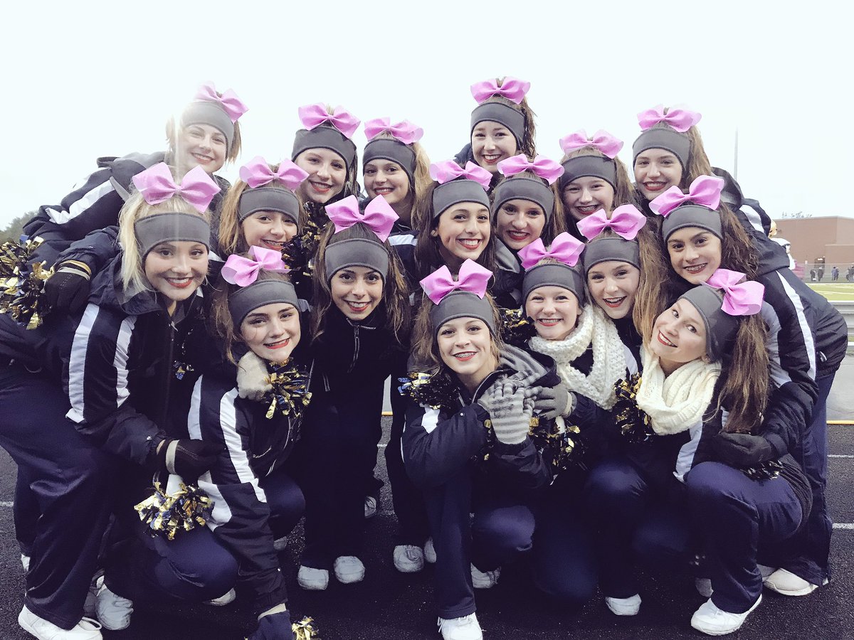 Even in the rainiest and gloomiest of days, these girls bring me so much joy. I love this team 💗💗💗 #GoLemont #TGIF #JVqueens #WhereItAllBegins #LemontCheer