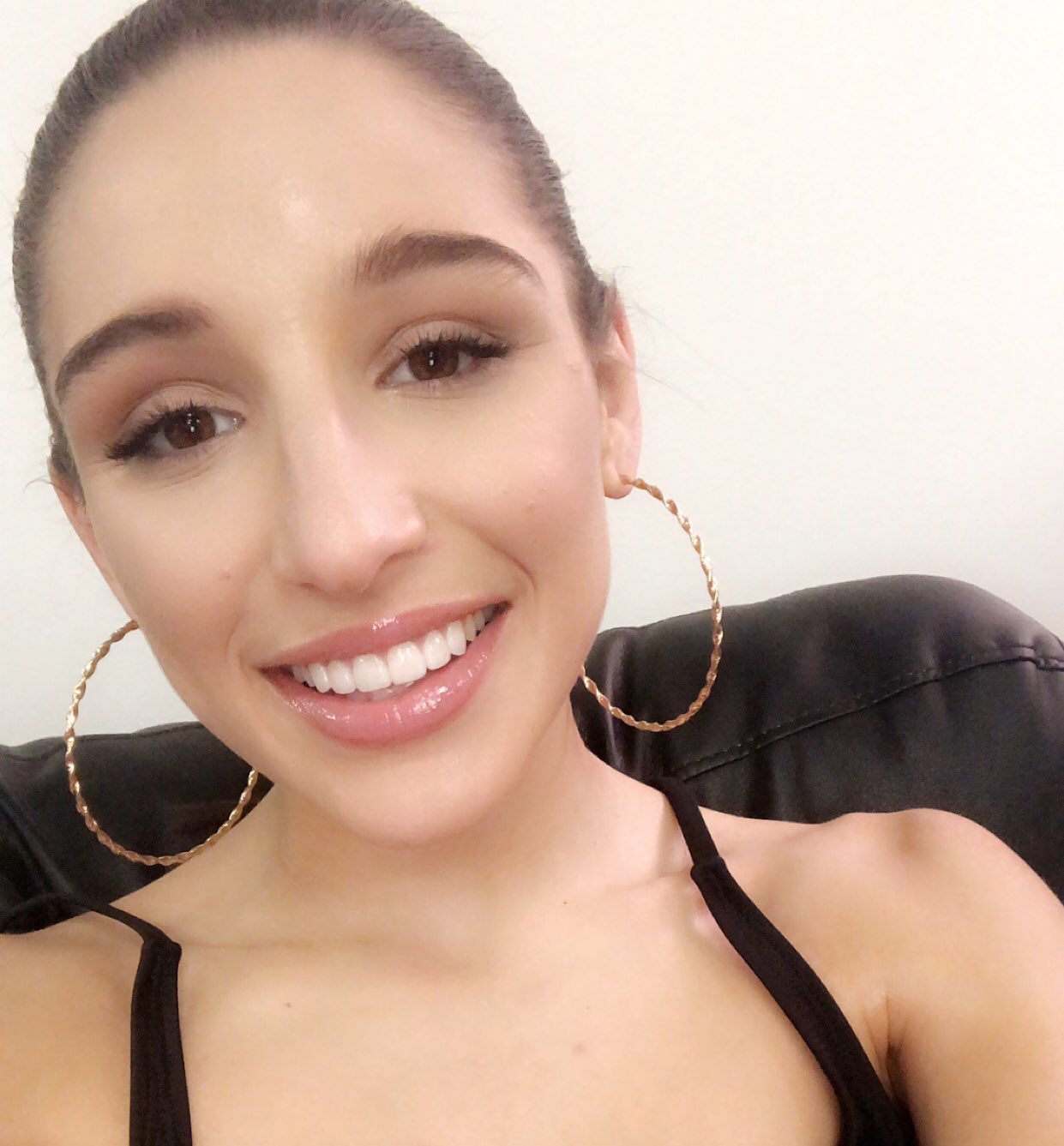 Tw Pornstars Abella Danger Twitter On Set🙈🙈🙈 Love When I Get Natural Make Up ️ 11 17 Pm