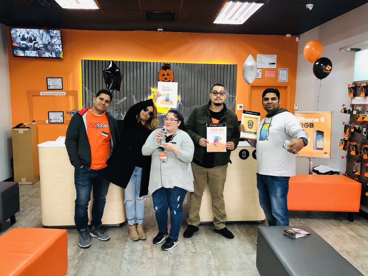 SandyKaul86's tweet photo. Great dj event with support of 1 dream 1 team at star wireless
507B east 163rd street Bronx ,ny #NEHustle #Boostmobile #HyperSidewalk #bestplanever #hyperlinkusa @faithhyperlink @hyperlinkusa @ac3_fab_spg @shawnatspg @mikehyperlink @rogerwillspg https://t.co/sWpHOSKeqh