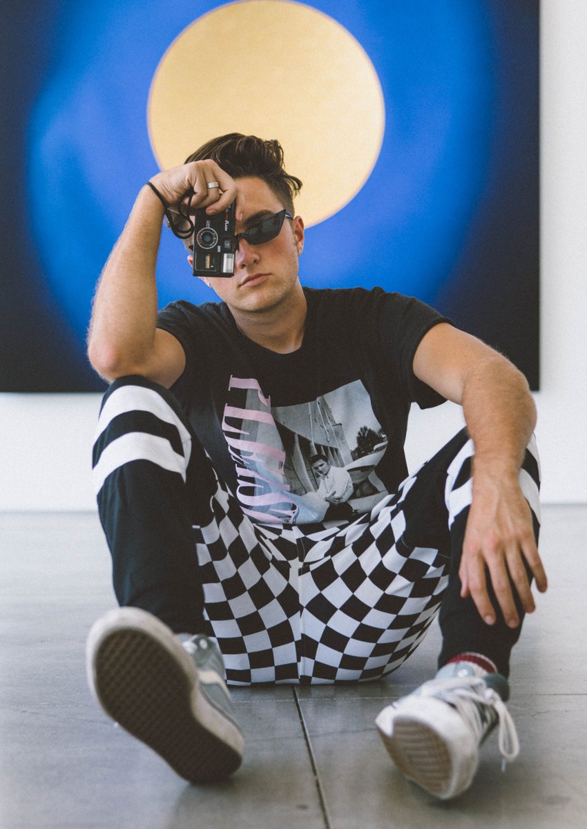 rue21's tweet photo. Adjust your focus π #rue21 #rueGuy #YOUinrue https://t.co/9pyx7YZtFy https://t.co/7mwAL9lsa9