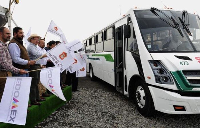 JPadillaZ's tweet photo. En la búsqueda de reordenar el transporte público en el Estado de México, el pasado domingo 14 de octubre se dio el banderazo de salida a 60 nuevas unidades de última generación. https://t.co/nbiyNA81fe https://t.co/LZMj81ChIS