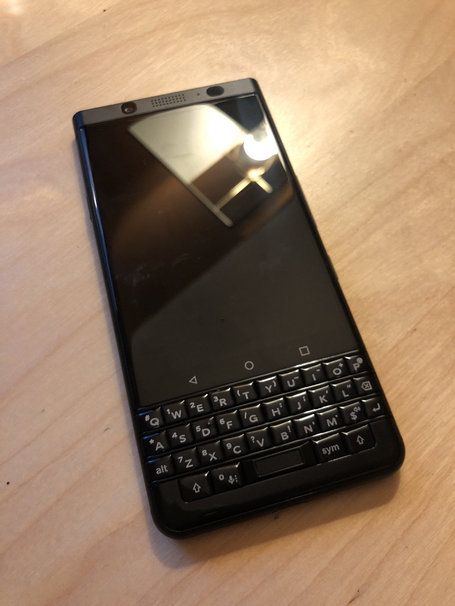 bbysoly's tweet image. got a second phone.... luv my blackberry #twophones #professional #classy