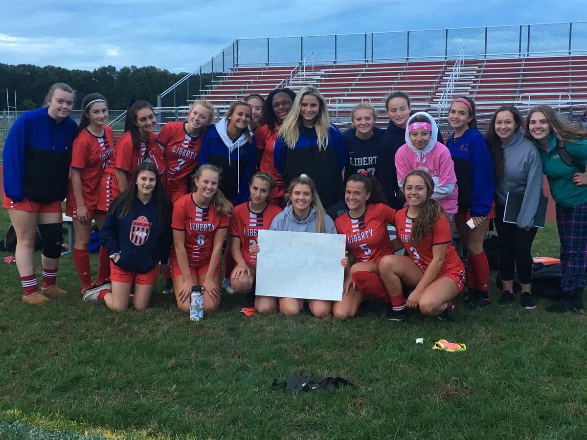 Congrats to our all time leading scorer on her 50th goal. Way to go Sam Yorke! <a href="/JLibAthletics/">Liberty Athletics</a> @sherlonapp <a href="/Matt_Manley/">Matt Manley</a> @JLHSLionRoar #pride