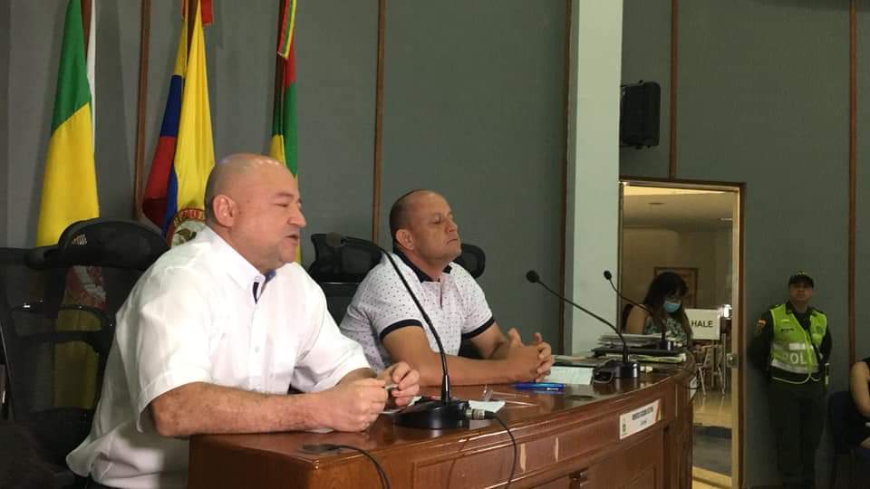 Ronald_RojasR's tweet photo. Nuestro senador @Carlozada_FARC visita la capital  huilense con el fin de empezar a construir paz desde los territorios. En el Concejo de Neiva presentó un balance de la implementación de los acuerdos de paz y los retos para el post-conflicto. https://t.co/bZrPAspcTf