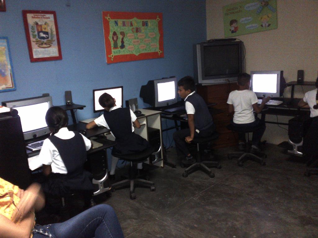 cbitkm96tachira's tweet photo. Uso de la herramienta #LibreOffice Writer como apoyo en la transcripción de proyecto de aula asignado a Estudiantes de 6to. Grado por su Docente de aula. @FundabitTachira @ebkm_96 https://t.co/k3N3riBGMh