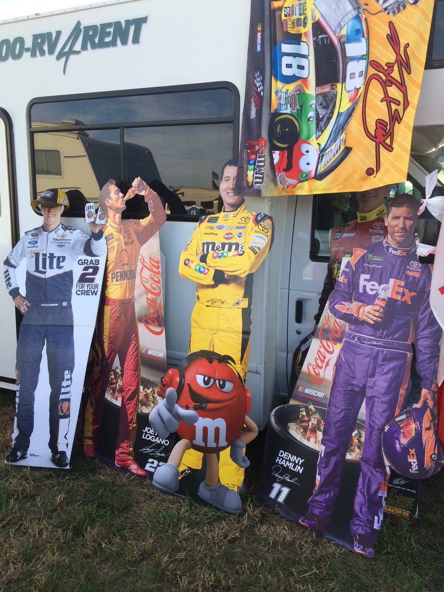 BUD3y's tweet photo. @KyleBusch found you a few of your buddy @kansasspeedway #canadianscometokansas #richmondcampground https://t.co/vYt0sfRMjE