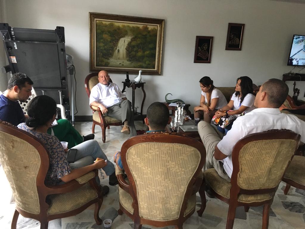 Ronald_RojasR's tweet photo. Miembros del partido @Huila_Farc en reunión con el Senador @Carlozada_FARC https://t.co/4vM6N1kTGC