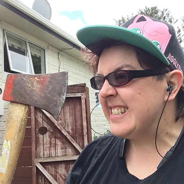 pinkolliphant's tweet image. crazy chick with an axe 
#labourweekend #diy ift.tt/2NOsQ3r