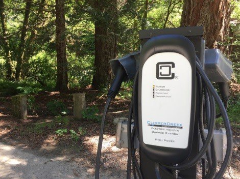 CalEnergy's tweet photo. #CalEnergy is supporting the installation of 60 #EV chargers at CA State Parks throughout the state. Through an #ARFVTP grant to @AdoptaCharger, these chargers join a growing network that provides drivers with convenient access to plug in &amp; fuel up! #ARFVTP10 🏞🔌🔋🚙🌲⚡️ https://t.co/4f3zJSg8YK