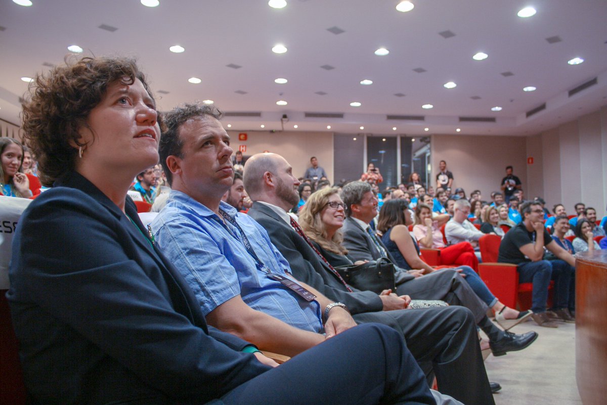 NasaSpaceBsb's tweet photo. E foi dada a largada no maior hackathon do mundo!
Desde 20h30 nossas equipes estão reunidas para dar início aos desafios. Agora seguimos trabalhando ao longo da primeira noite, boa sorte a todos ;)
Confira mais um pouco do que rolou hoje #spaceapps #spaceappsbsb #hackathonnasa https://t.co/mrFHfVTX2J