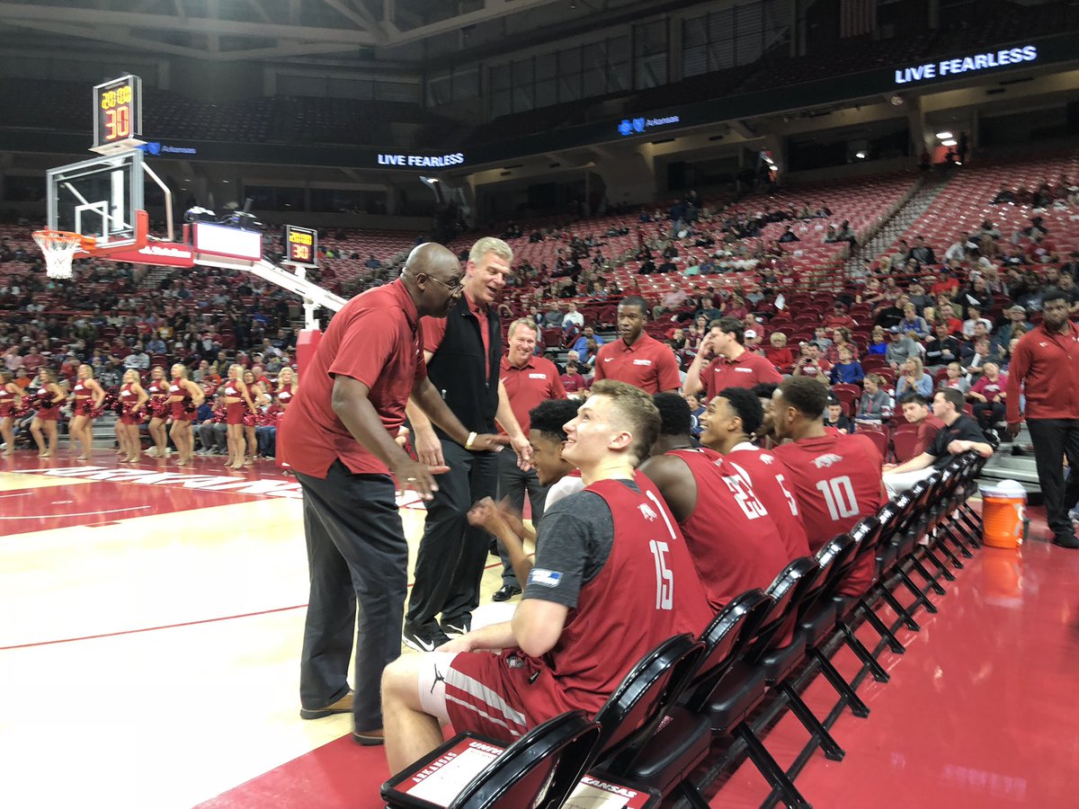 KTHogs's tweet photo. Hey I recognize those guest coaches for the Red team! @RazorbackMBB legends @SlaterMoJoe & Charles Balentine. Red-White game underway https://t.co/Pt3aelbnSf
