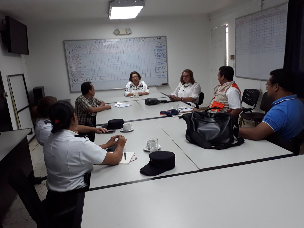 GobernacionSV's tweet photo. Gobernadora @DoryBR54 de @goberlapaz informa: Evaluando situación de lluvias en el depto con la Comisión Departamental de Protección Civil @AristidesVal @villa_daysi #ProtecciónCivilsomostodasytodos #GobSV https://t.co/4nfqe5pTWn