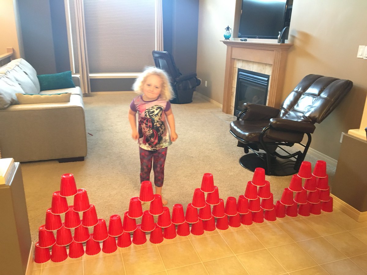 LesleyIAllison's tweet image. Friday night with a 4 year old and 7 year old. @ShawnGAllison @GPCSD @csmacmillan #STEM #redsolocups