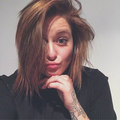 jasminieworld's tweet photo. I GUESS #NewProfilePicBecauseNewHairDontJudgeMe #IMFREEEEE https://t.co/GqfIKFkpgg