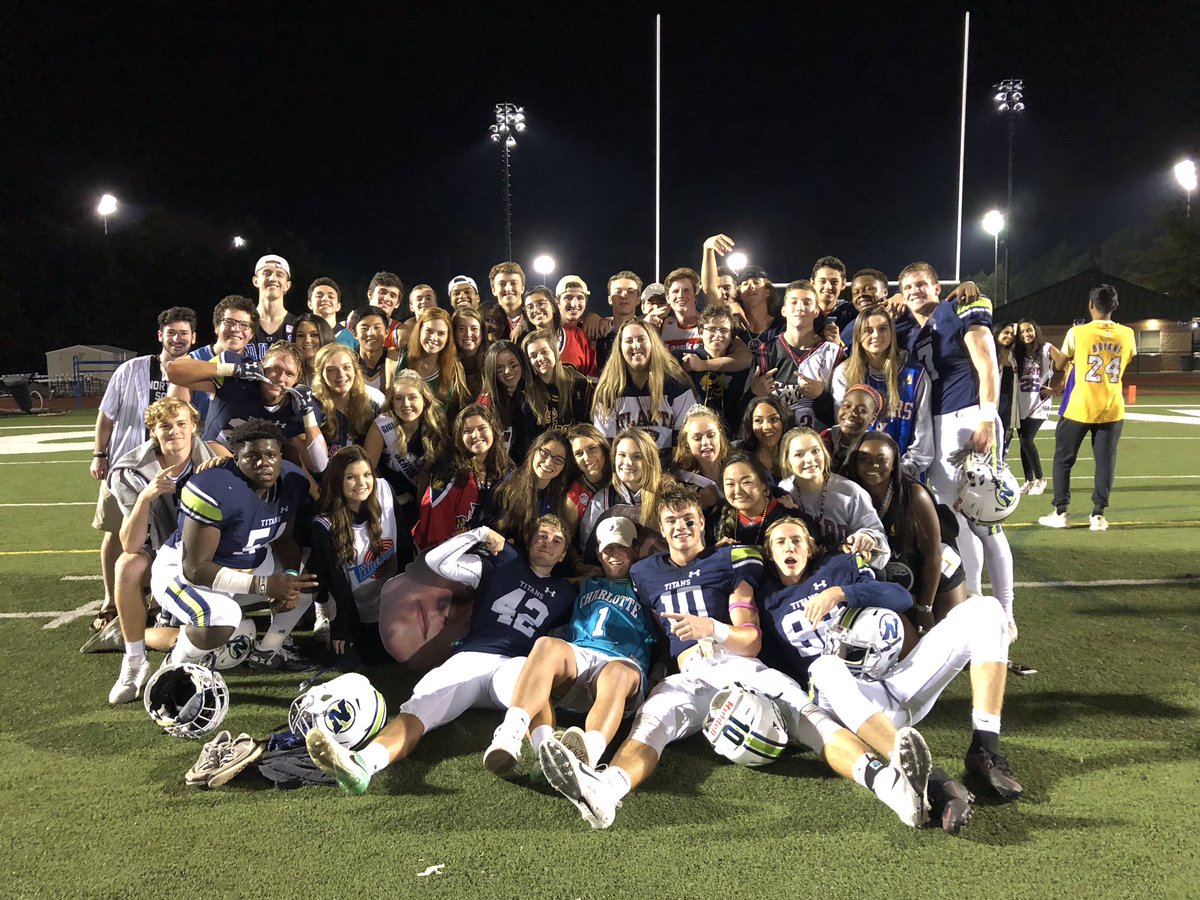 NorthviewsFans's tweet photo. The Seniors showing out tonight for the BIG DUB BABYYYYY PLAYOFF BOUND YESSSSIRRRRRRRRRRRRRRRRRRRRRRRRRRRRRRRRRRRRRRRRRRRRRR https://t.co/Hq1Ct8RQgo