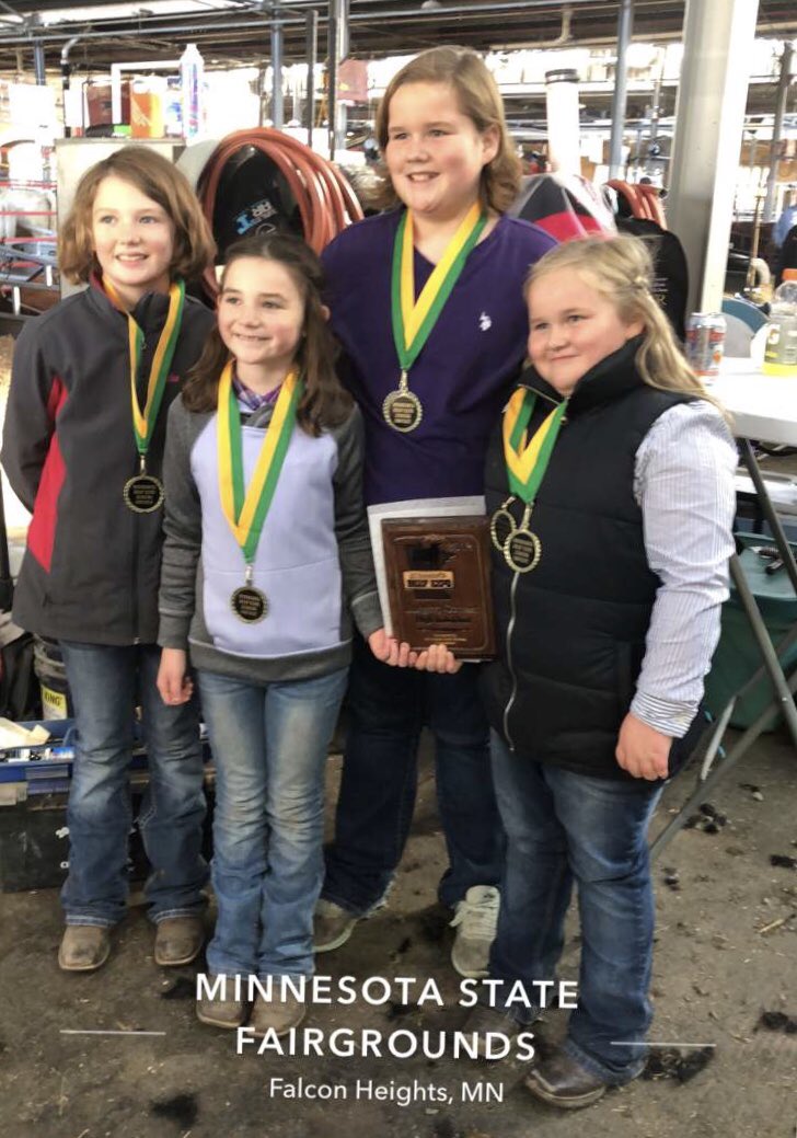 StacyErdmann's tweet photo. Team Sisters for the win! 2 sets of sisters here- winning the Jr Cattle Judging contest at MN Beef Expo! #cattlejudging #angusfamily https://t.co/soQamu7o3L
