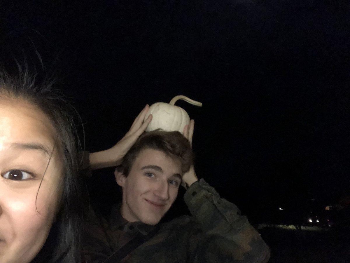 drinnenlucy's tweet photo. Senior/ Sophomore Social! https://t.co/Ai3aL5g7Pz