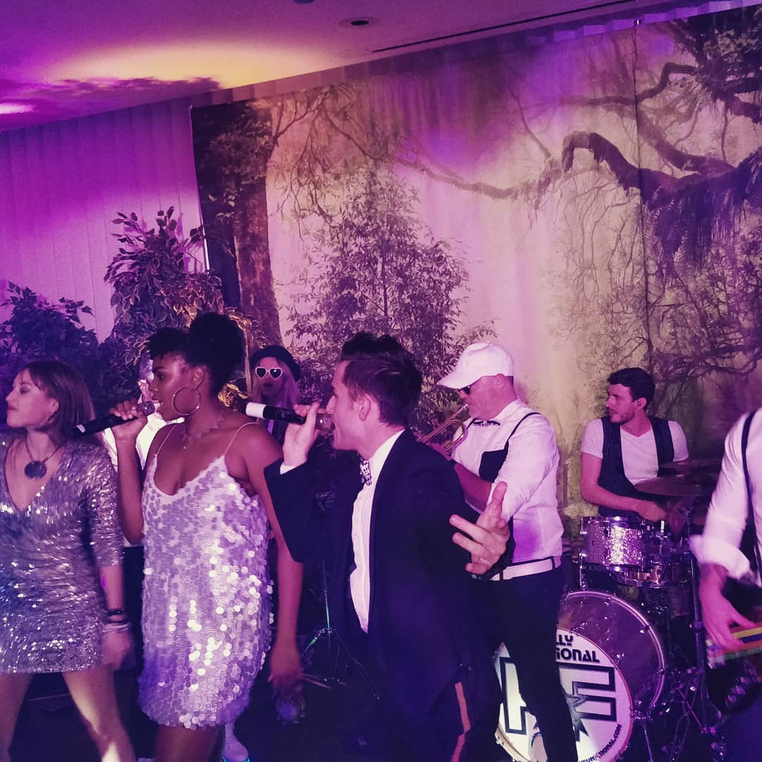 Our team have had the best night with Firebird Events at Coworth Park Hotel. Beautiful venue, amazing food, the best music and a great company to work alongside. Ted even wore his suit!
@firebird_events_ltd 
🔷🔷🔷🔷
 #jockeyclubvenues 
#firebirdevents  #firebirdted