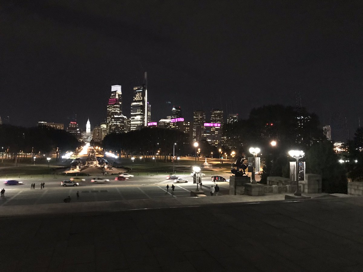 WindyWilson88's tweet photo. The Rocky Steps 🥊🙌😎🤙 #Philadelphia #Rocky #Philly #RockyIII #MuseumOfArt #72Steps #5Miler #5StarActive #WindyWasHere #GodBlessAmerica #InWindyWeTrust #Adrian https://t.co/XkE2PlgMSg