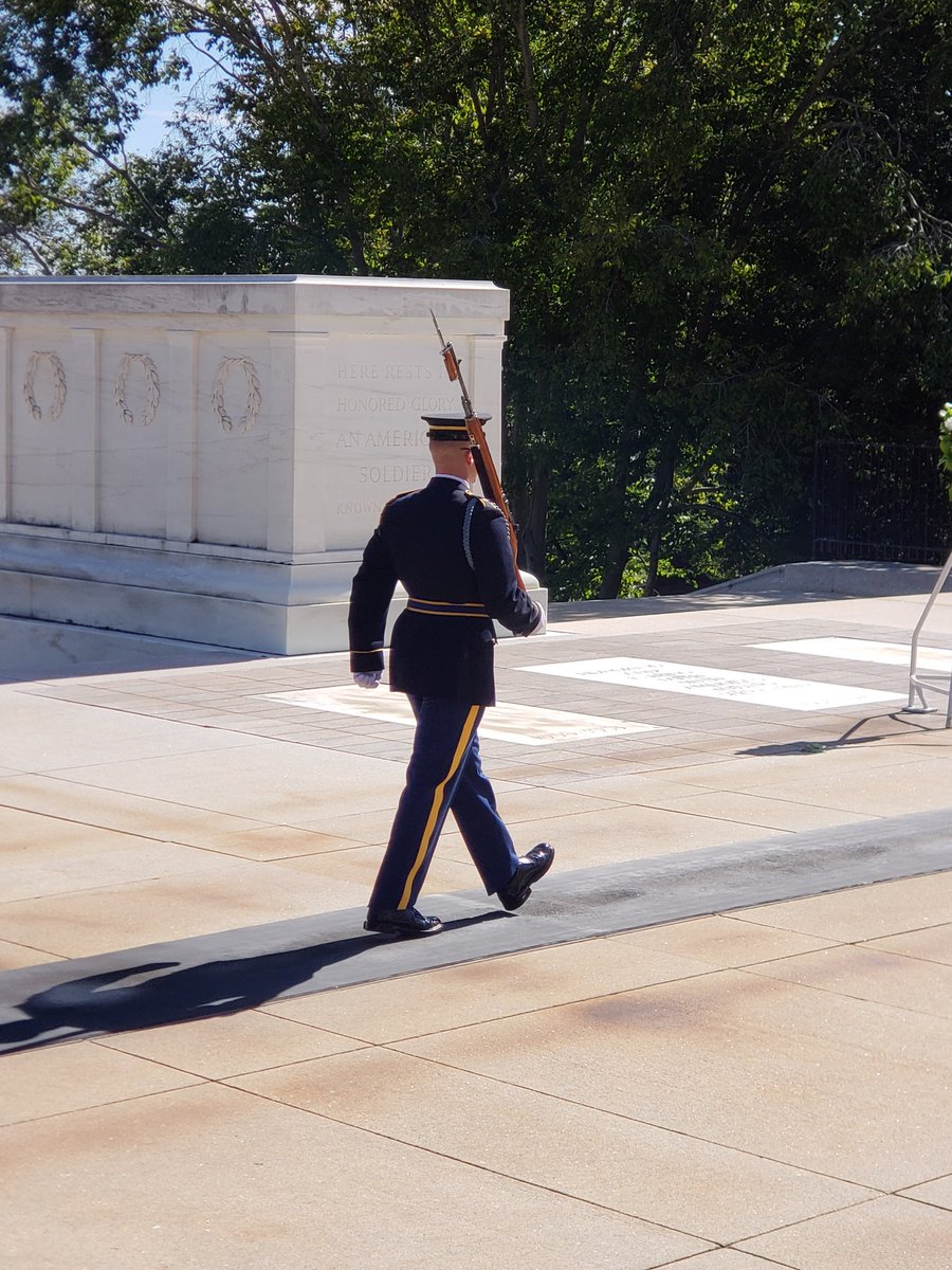 DavidSt55889796's tweet photo. Got a Trump 2020 hat while in Washington D.C... sat on Jefferson's Rock in Harpers Ferry... watched the changing of the guard at Arlington Cemetery all in one day... I love my country. https://t.co/eBdAy1rkCN