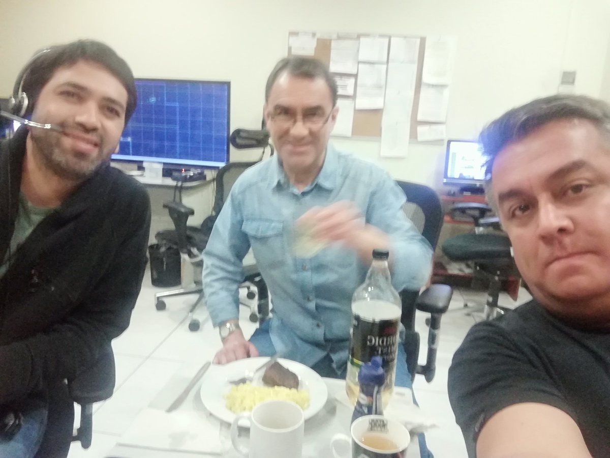 ChristianPlum12's tweet photo. @ColegioATCChile #IFACTA @osopolaratc Un saludo fraternal desde el Centro de Control de Área Oceánico en Santiago de Chile a todos los colegas que celebramos nuestro día internacional. Bendiciones 😎 https://t.co/qdI3X6j5zd