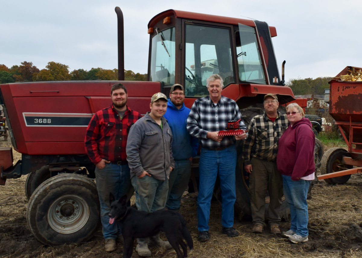 IFBACTIVATOR's tweet photo. More members of the General Assembly that have earned their #FriendofAg awards! Thank you for your work on behalf of farmers across the state! #FriendofAgFridays https://t.co/r1xfw7WJIH