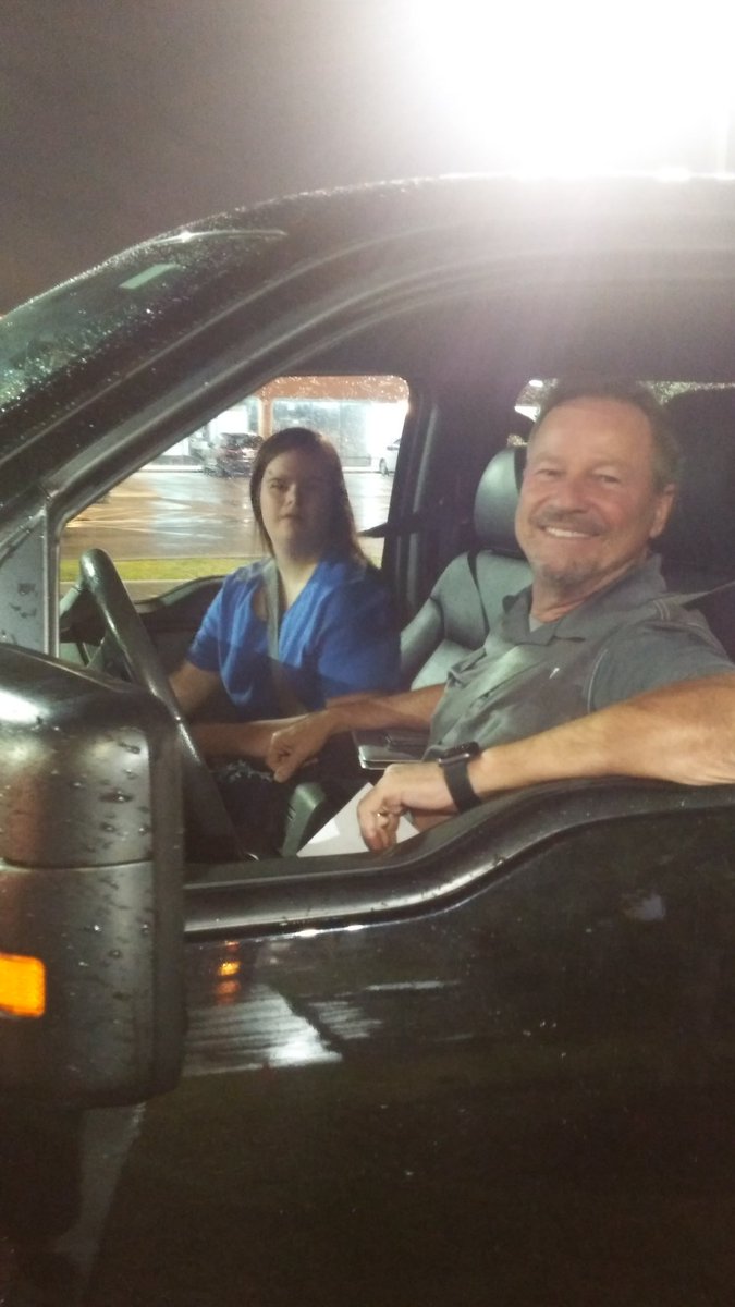 Dad And Daughter, show their support <a href="/McTeachers/">せんせい</a>       
Night.. #lovemykids <a href="/FamilyKisd/">KISDFamilyEngagement</a> <a href="/KleinCollins/">Klein Collins High School</a> 
<a href="/KCHS_Dev/">KCHS Developmental</a>