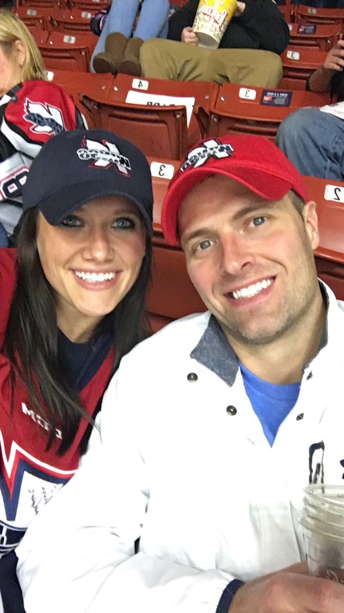 KyNettleman's tweet photo. We ♥️ the kwings! It's even better when an awesome person gets his jersey retired!! #kwingsphoto https://t.co/fM7jDMMUAh