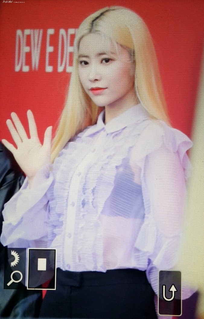 PICK_ME101's tweet photo. 181020 서울패션위크 다이아 희현 프리뷰 https://t.co/888nj1C5Le