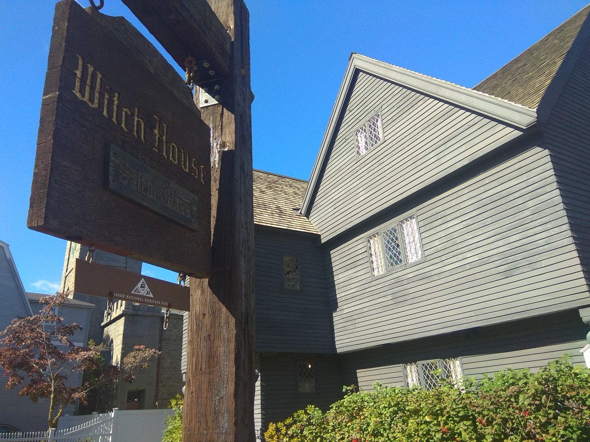 I popped to Salem, Massachusetts, on my USA trip a couple of days back. I learnt about the witch trials, visited weird &amp; fun shops &amp; even found a little bit of my kind of magic tucked away in a glass case in one of the tourist stores. Another ticked off on the bucket list! #salem