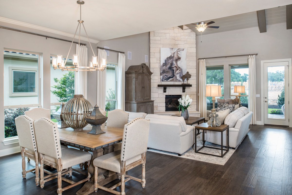 AustinTM_Homes's tweet photo. Effortless elegance… https://t.co/Tv4mtSK65c. #designedinteriors #luxurylife #newhome #ATX #AustinTX #dining #kitchen https://t.co/I9bNt0gSIH