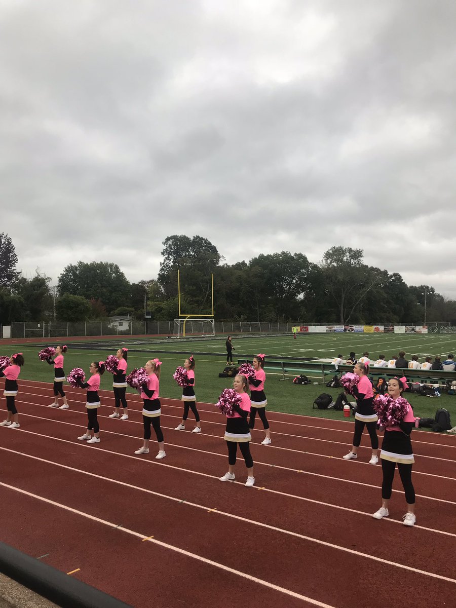 ohsjvcheer's tweet photo. Pink out game! https://t.co/pqulAHVixB