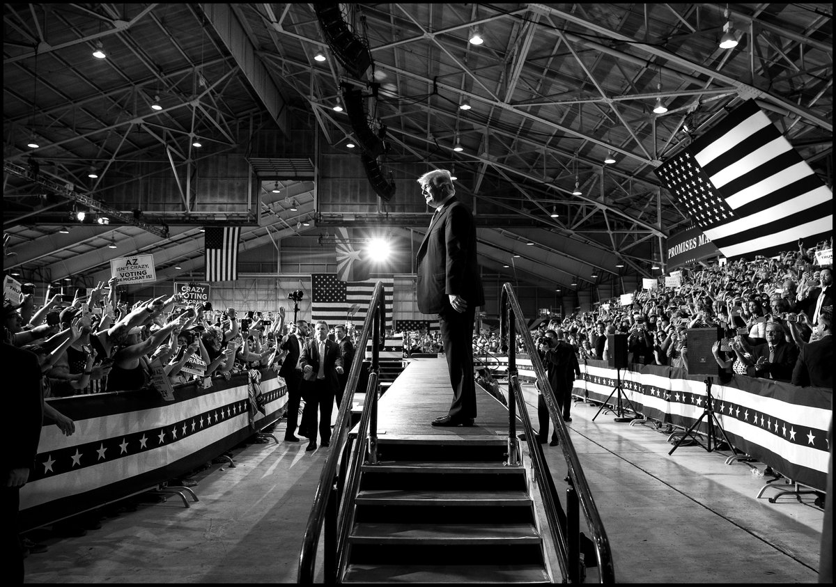 Doug Mills (@dougmillsnyt) on Twitter photo 20/10/2018 02:12:34 .@realDonaldTrump arrives on stage during a Make America Great Again Rally in Mesa, AZ. .@realDonaldTrump arrives on stage during a Make America Great Again Rally in Mesa, AZ.