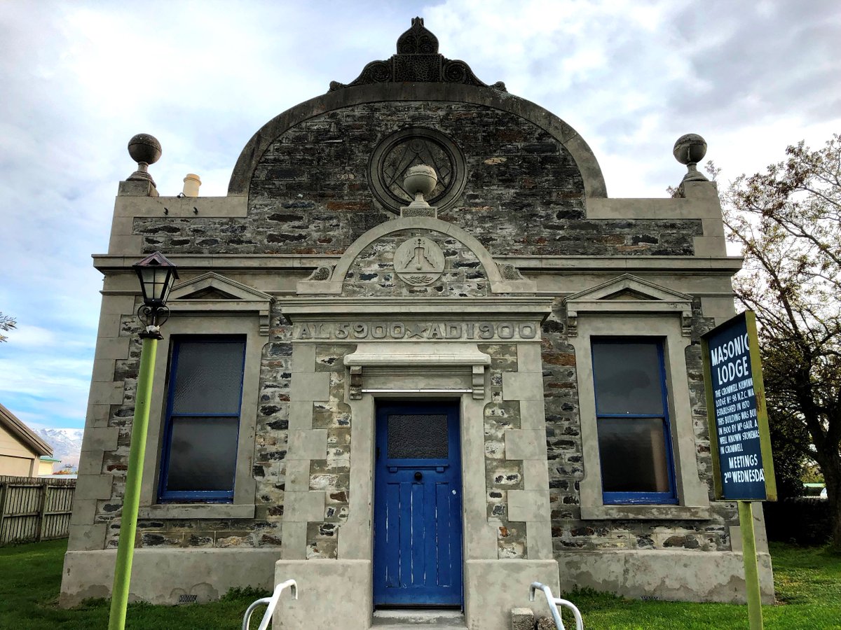NicHaygarth's tweet photo. Masonic Lodge, Cromwell, Otago, New Zealand #schist #AustralasianMiningHistoryAssociation #goldmining #Otago https://t.co/tKMszcjMjP
