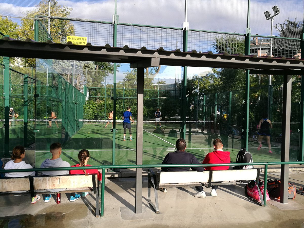 ParquePadel's tweet image. Arranca el XI Torneo Mixto del @CDPC77, con 16 parejas dándolo todo desde las 9 de la mañana. Suerte a todos, chicos/as! 
#padel #torneosdepadel