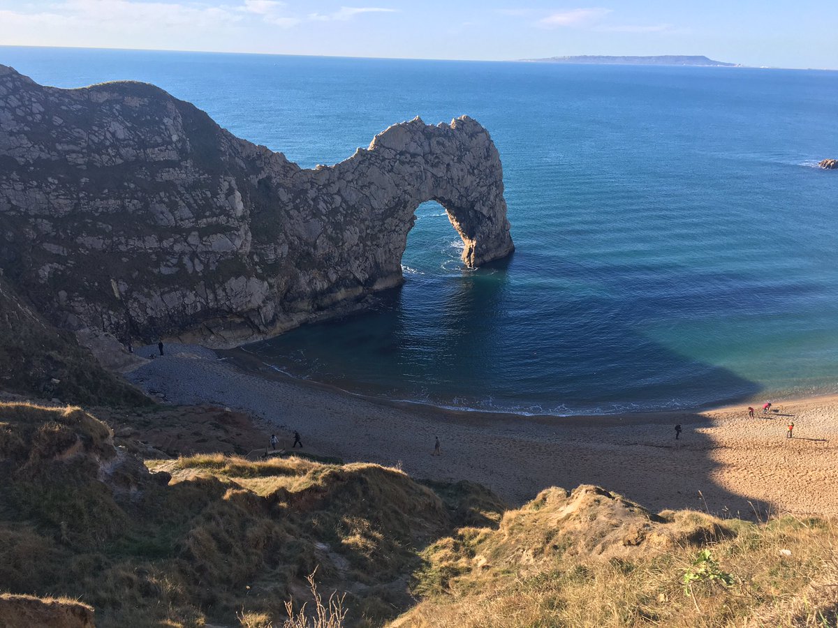 parmitersgeog's tweet photo. Y11 GCSE Geography fieldwork trip to Dorset studying coastal landforms. Welcome to our beautiful classroom!#physicalgeography #geographyinaction #geographyteacher #teachingoutdoors #crackcavearchstackstump #erosion #deposition #beach #headlands #bays #cliffs #waves #geology https://t.co/3rLLy2JIZW