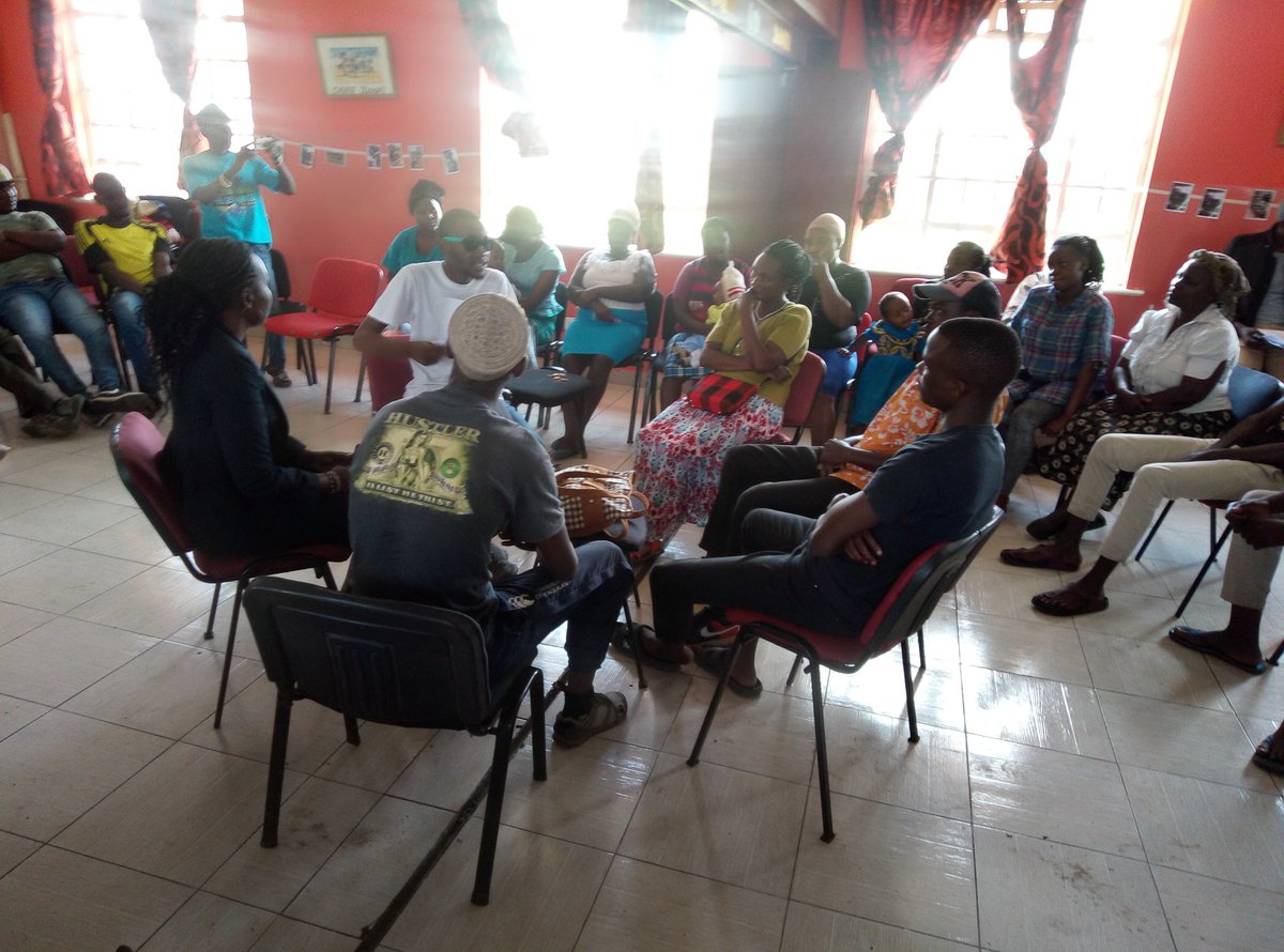 rubenfm999's tweet photo. Fish bowl discussion by Daniel muteti, right to food community dialogue... @rubenfm999 @Rubencentre @aphrc #righttofood   #routetofood https://t.co/9UasGXYMeP