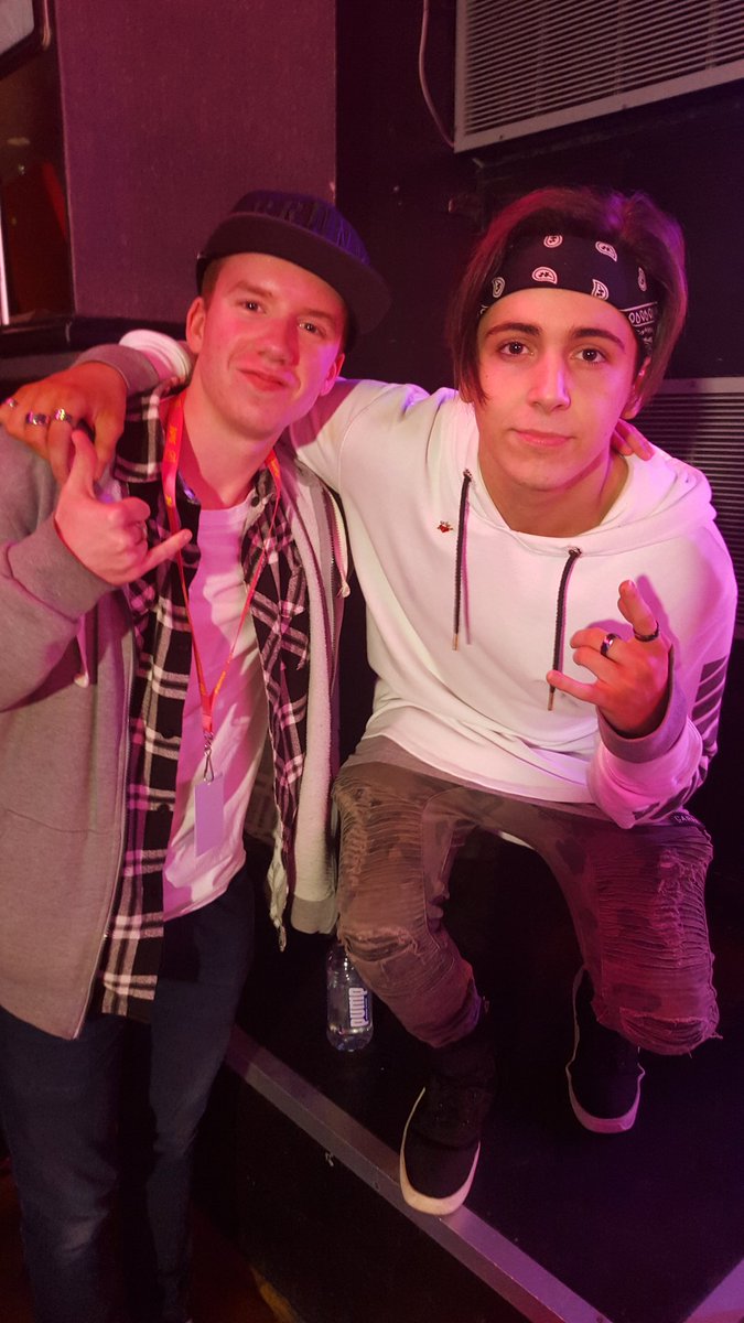 LiamShort02's tweet photo. @swipeau Had a great time with watching these artists at Billboard 170 Russell. Especially meeting Leon and Aydan. You guys are so Dope!!
#SwipeUpLive #leonkroeber #aydan https://t.co/U3drZMGZuI