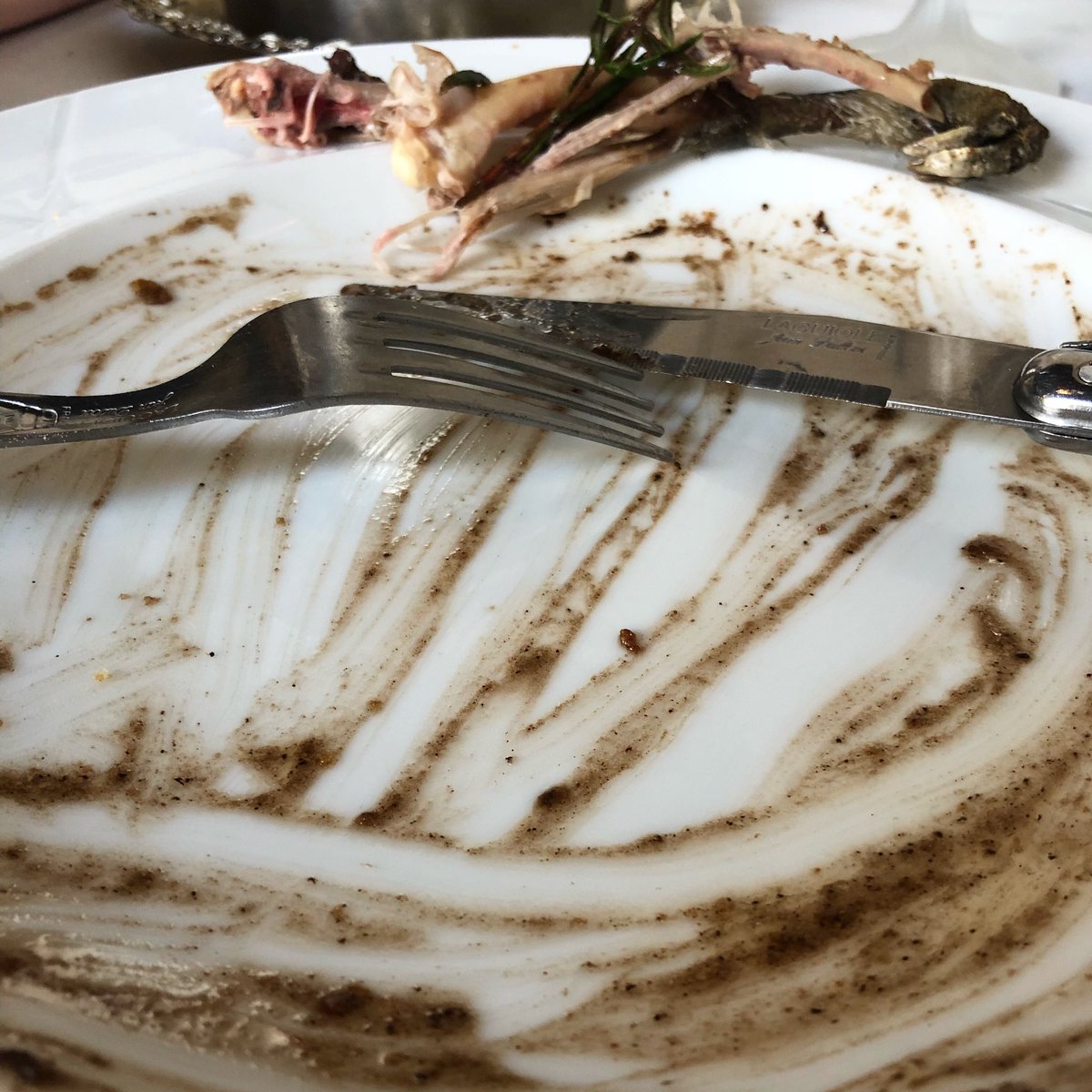 TDigested's tweet photo. Since when have we stopped wiping the plate? Ahhh...since the espuma epidemic!!
#grouse #saucesalmis #salmis #gibier #girolles #trompettedelamort #trumpetmushrooms #foodblog #theworlddigested
#古典料理 #ジビエ #グルーズ #雷鳥 #サルミソース #伝統料理 #ジロール茸 #トランペット茸 https://t.co/efyRyYFECY