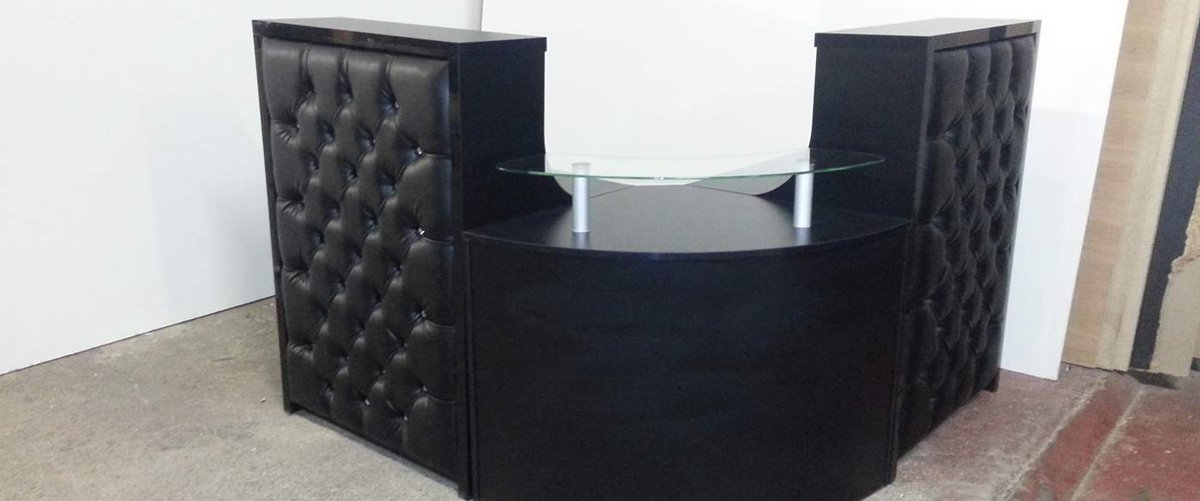 Reception Desk with Padded Panels tinyurl.com/y83znfow