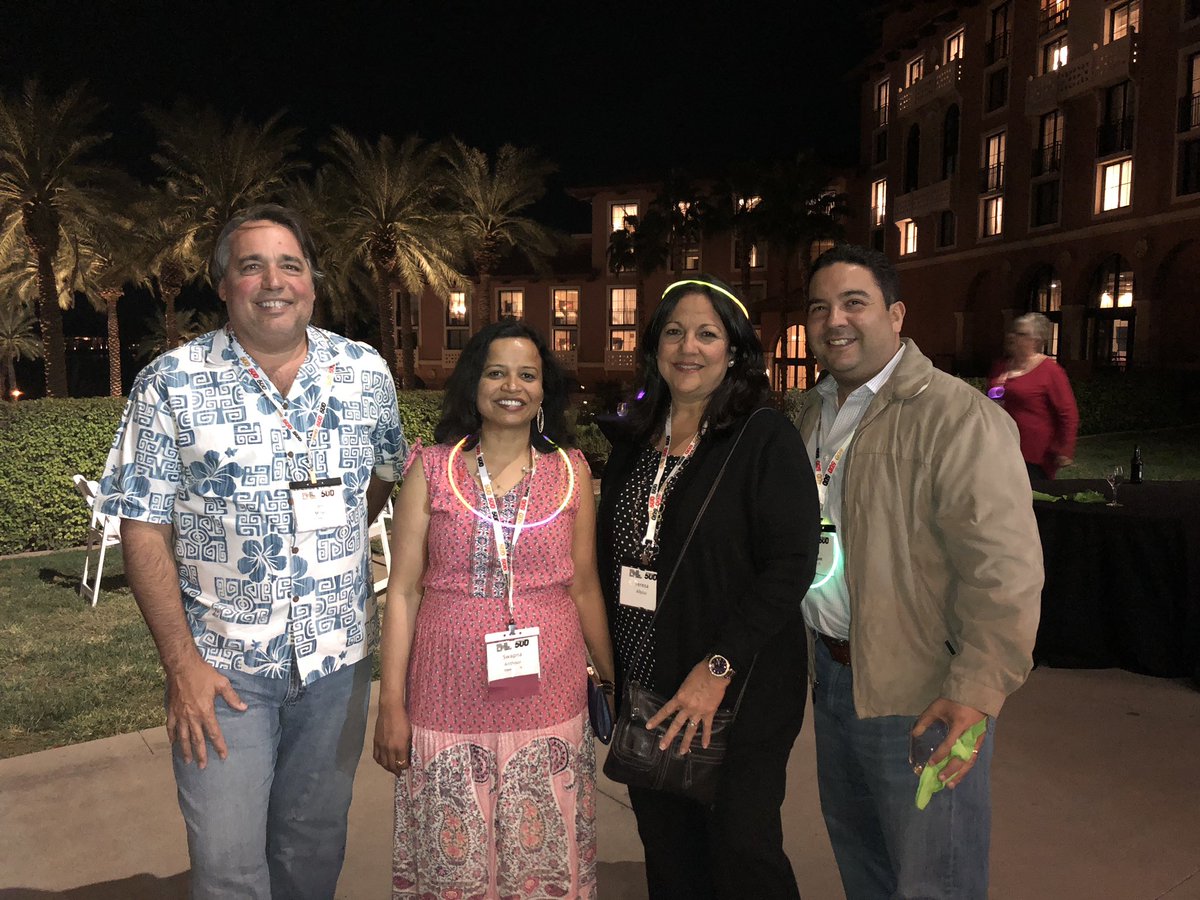 lawfirm500's tweet photo. This eveningβs Glow Reception showcases our membersβ ability to mix socializing and business for a well-networked entrepreneur cocktail. #lawfirm500 #GlowUpYourFirm #readytonetwork #GlowReception https://t.co/foPuxP3MZv